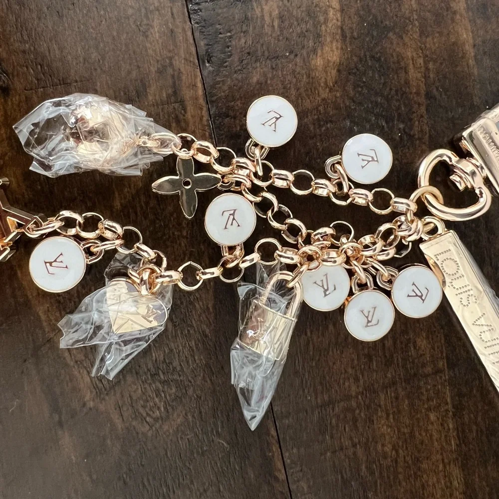 Designer-Inspired bracelet - Picture 8 of 8